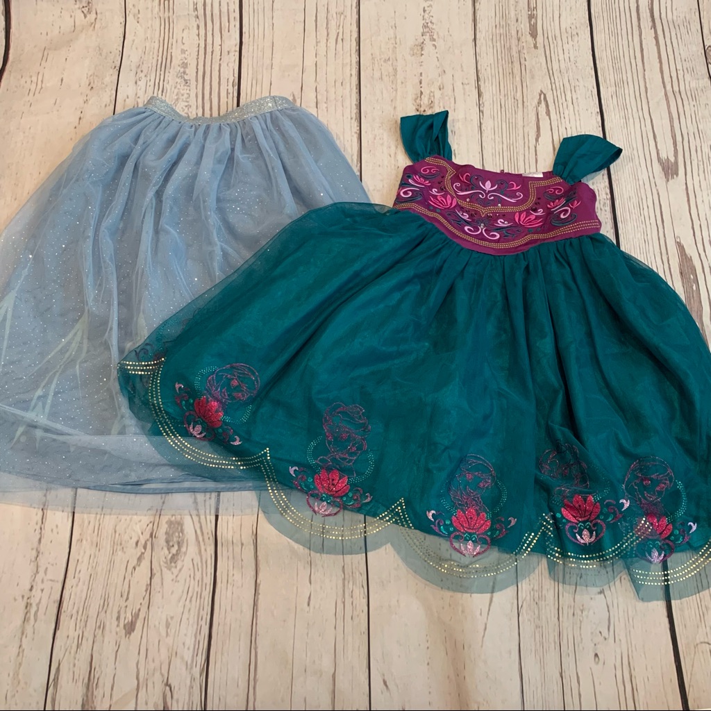 Disneys Frozen Elsa And Anna Dress Up Costumes
